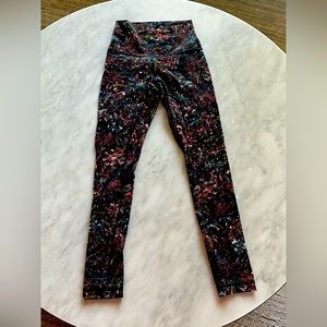 Black flower lulu leggings